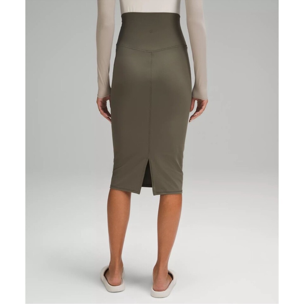 Lululemon nulu slim skirt